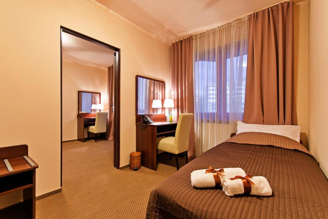 Wiatraczna Hotel วอร์ซอ ภายนอก รูปภาพ